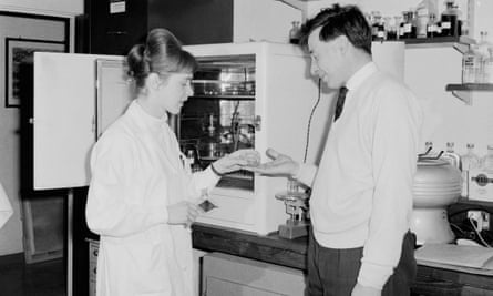 Jean Purdy and Robert Edwards in their Cambridge laboratory in in 1968.