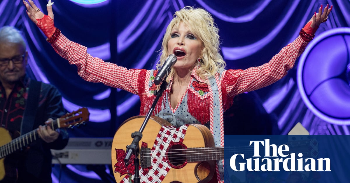 Post your questions for Dolly Parton