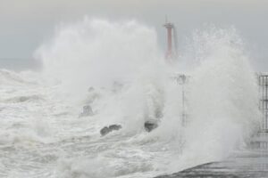 Typhoon Krathon: Taiwan shuts down as it braces for storm’s landfall