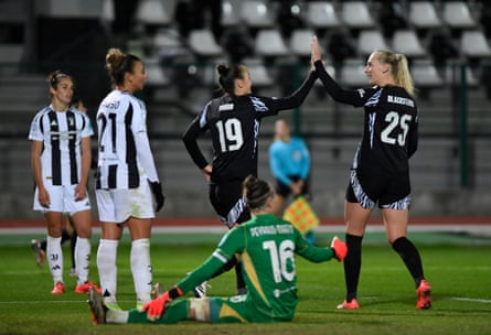 Maanum sparks Arsenal’s four-goal rout of Juventus in Women’s Champions League