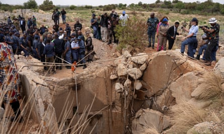 South African officials weigh up rescue mission for illegal miners underground