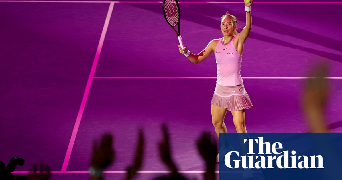 Zheng extends dream WTA Finals debut by thrashing Paolini to reach last four