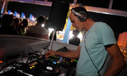 DJ Alfredo playing in Spain