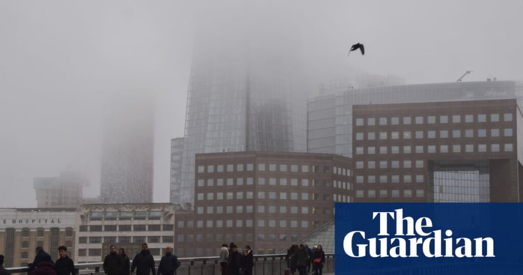 Thick fog continues to disrupt flights at UK airports