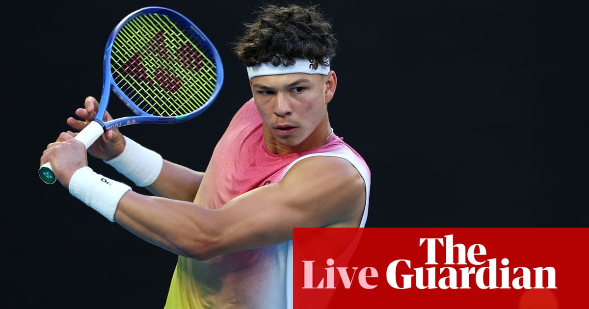 Australian Open semi-finals: Sinner v Shelton, Djokovic retires against Zverev – live