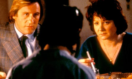 Gérard Depardieu and Josiane Balasko in Trop Belle Pour Toi!, 1989.