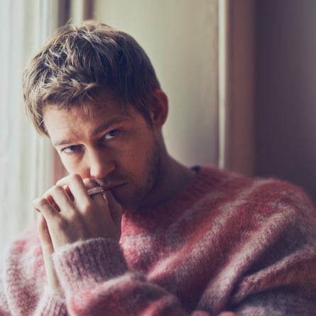 ‘I feel lucky to be in a good place’: Joe Alwyn wears jumper by isabelmarant.com