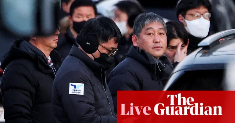 Investigators suspend attempt to arrest South Korean president Yoon after standoff with security service – latest updates