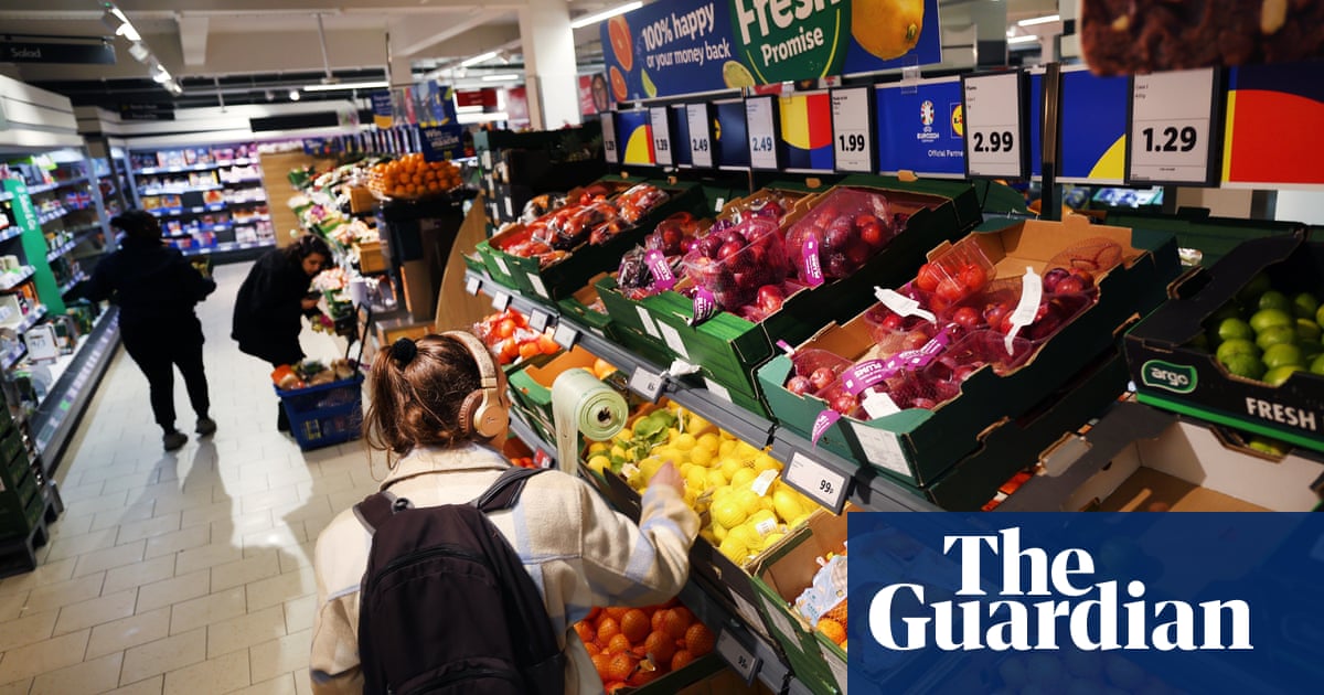 One in six UK workers skipping meals to make ends meet, says TUC