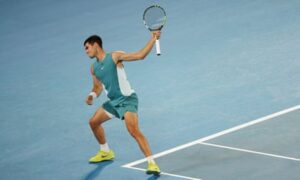 Wounded Djokovic outlasts young gun Alcaraz to close in on history | Jack Snape