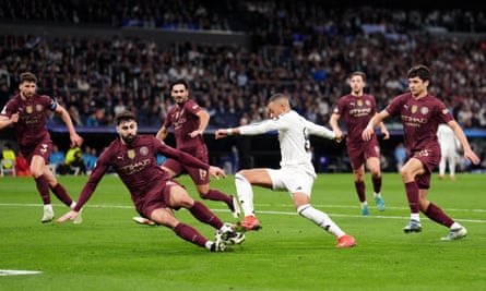 Mbappé hat-trick rips apart Manchester City to send Real Madrid racing through