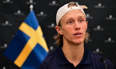 Leo Borg, son of the legendary Bjorn Borg, got Sweden a win in the singles against John Peers.