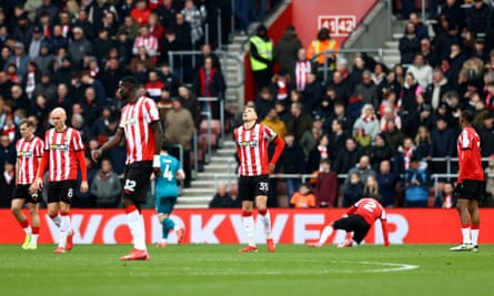 Southampton players react after conceding to Bournemouth.