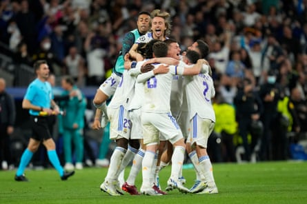 Real Madrid players celebrate at the end of their Champions League semi-final win, 6-5 on aggregate, against Manchester City at the Bernabéu in 2022