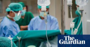 Sharp rise in cancer patients in England waiting months for treatment