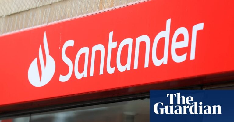 Hundreds of Santander customers in UK hit by banking problems