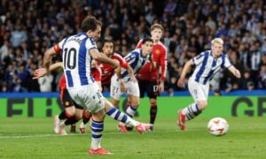 Joshua Zirkzee helps Manchester United earn hard-fought draw at Sociedad