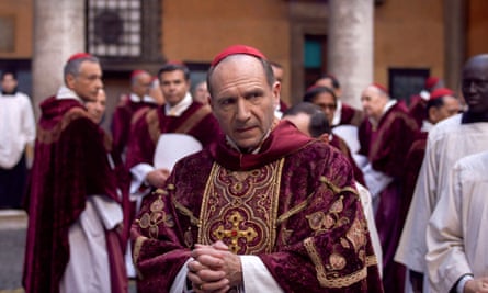Ralph Fiennes in Conclave.