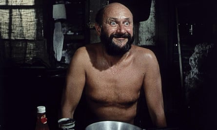 Donald Pleasence as the ‘washed up, alienated alcoholic’ Doc, ‘totally non-functional outside the parameters of his relationship with the boys’.