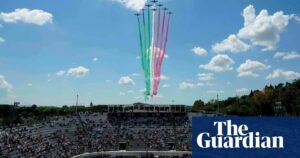 Alex de Minaur progresses despite distraction of aerial display at Italian Open