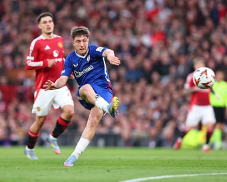 Mikel Jauregizar scores against Manchester United from 22 yards