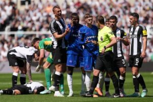 Newcastle open gap over Chelsea in top-five chase after Nicolas Jackson sees red